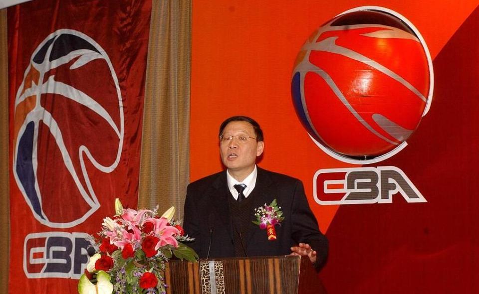 当时,中国篮管中心主任李元伟提出了"未来职业联赛怎么搞"的大命题