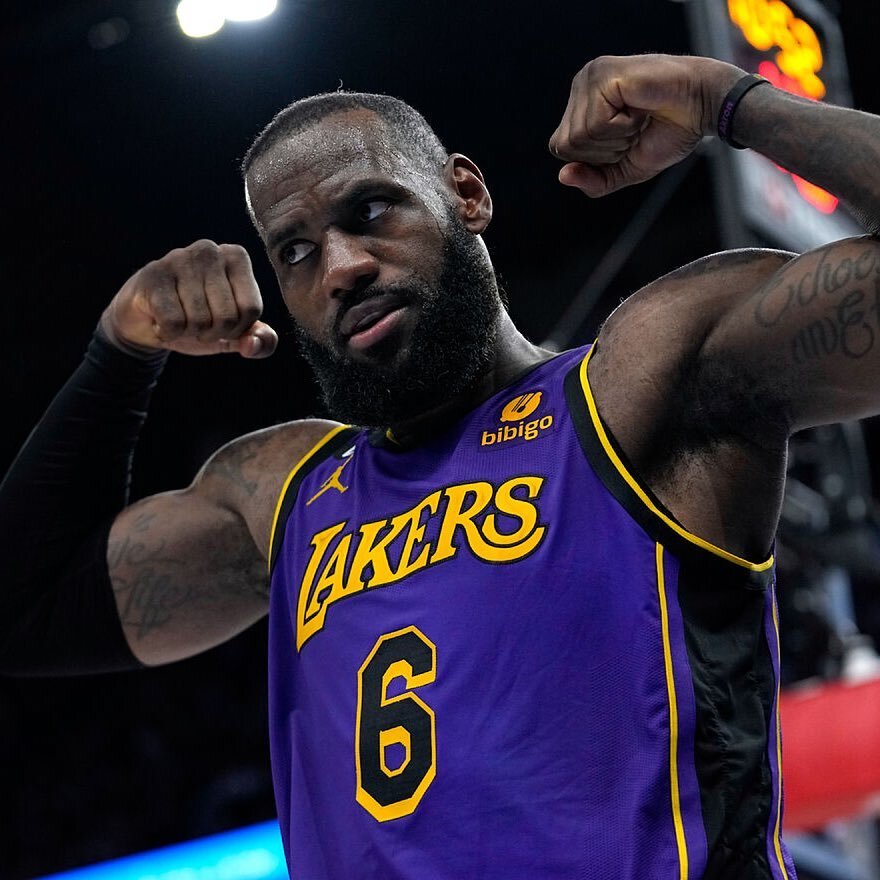 詹姆斯20年已淘汰20队!引用科比经典语录嘲讽灰熊_腾讯新闻