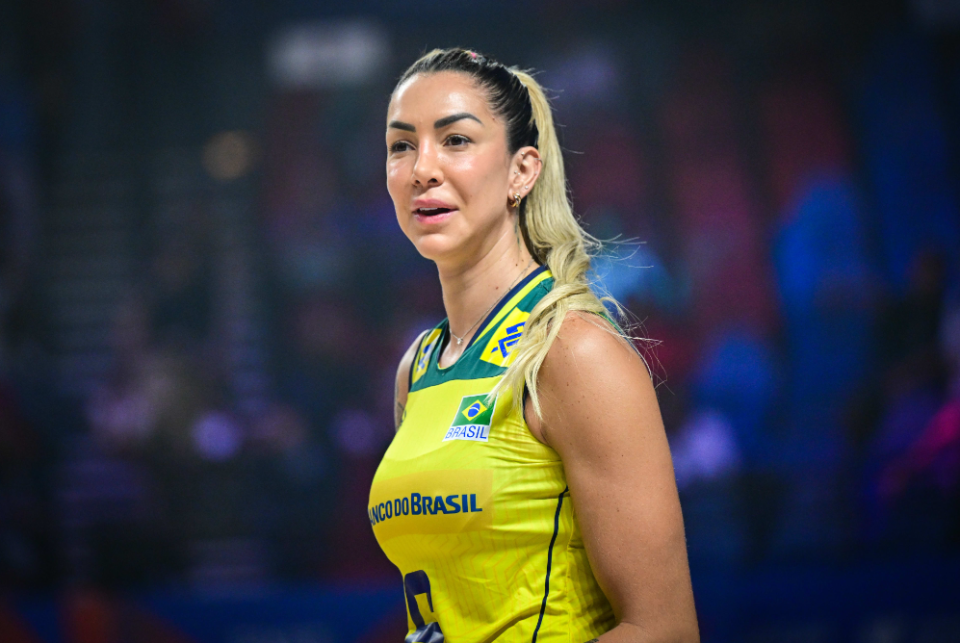 巴西女排获九连胜,排名升榜首,加比轰24分,波兰首败