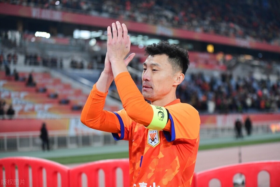 鲁能2比3惜败川崎郑铮散步回追导致丢球赛后被球迷点名猛批