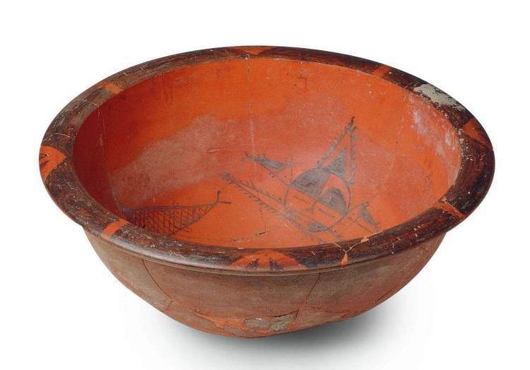 穿过这枚骨针,时光一下子倒流了,我似乎看到了半坡人正在磨制它,他们