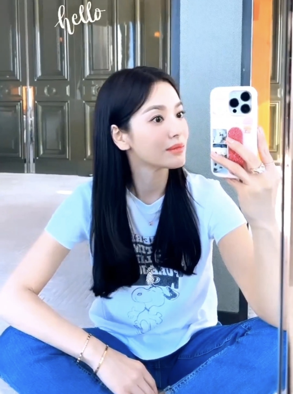 宋慧乔晒自拍照,惊艳美貌秒杀一众明星_腾讯新闻