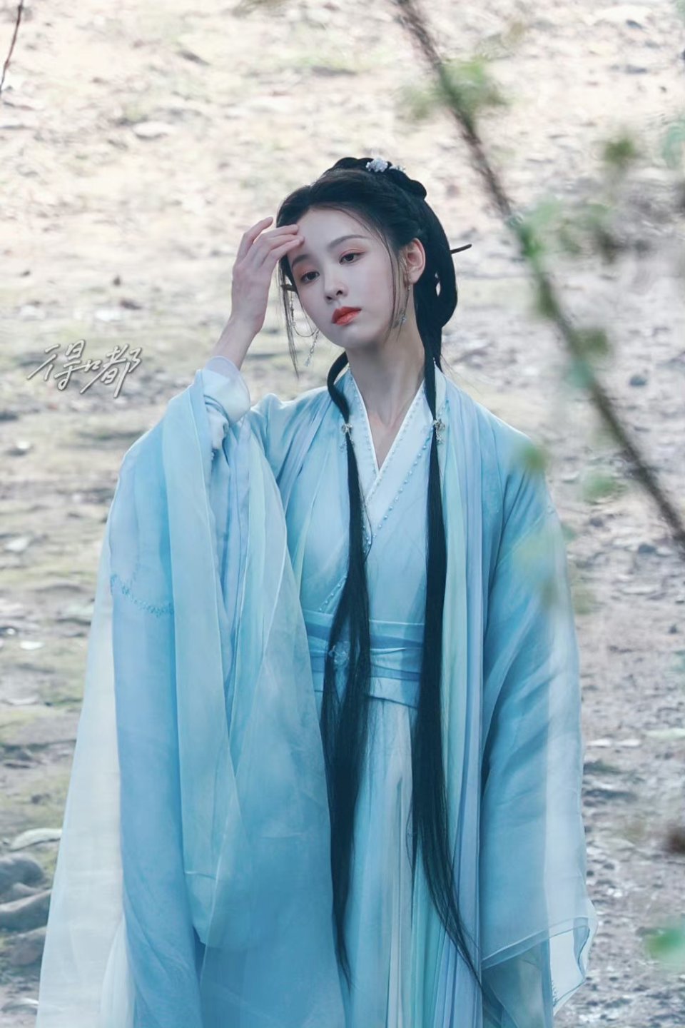 陈都灵《大梦归离》20套造型绝美,进可美艳女妖,退可清纯白花_腾讯