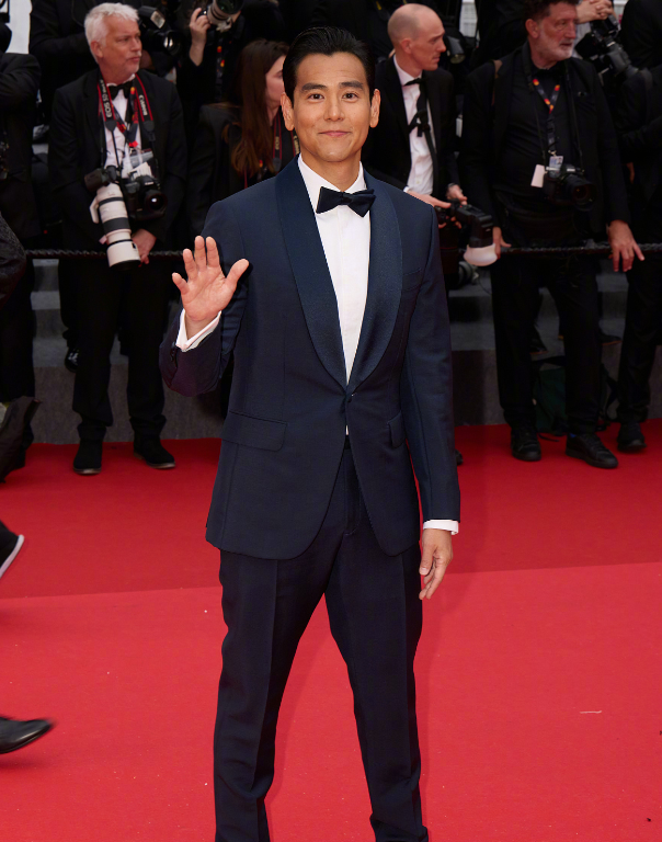 好久不见的彭于晏也出现在戛纳红毯上了.