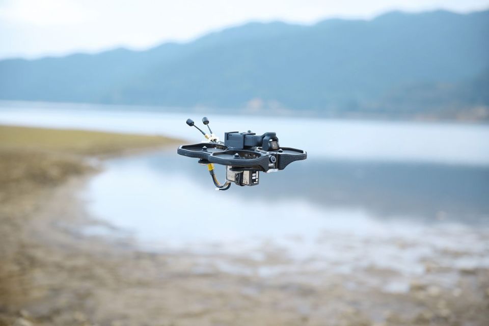 得到人工智能加持,穿越机将在战场无敌,对中国意味着什么?_腾讯新闻