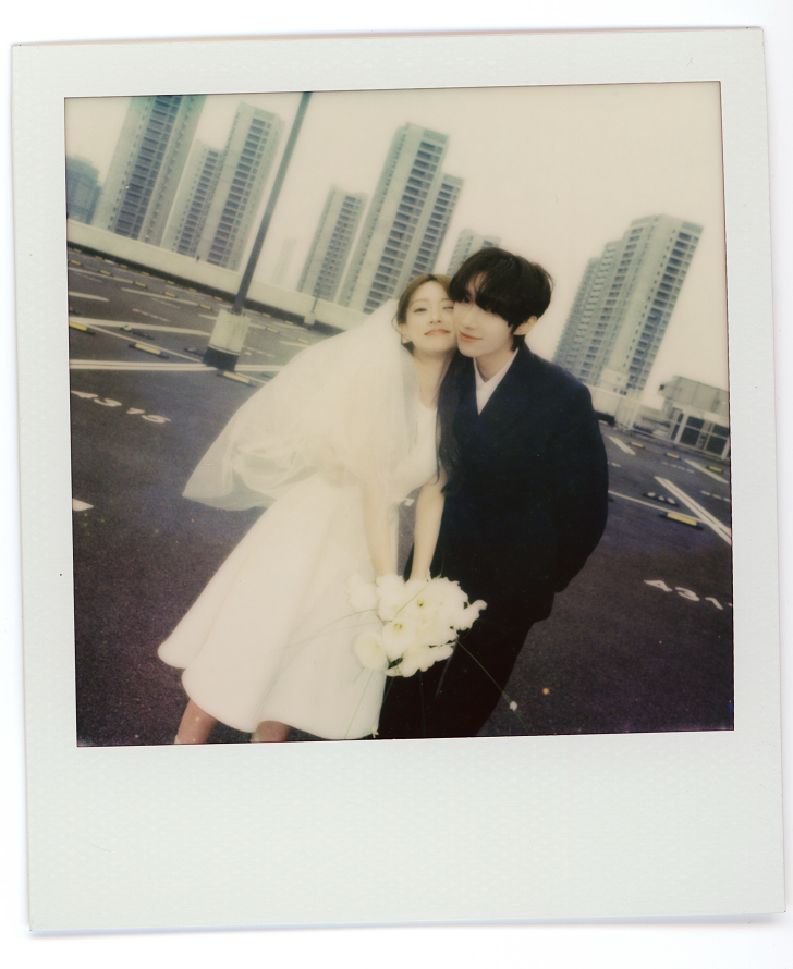 赵磊晒结婚证官宣结婚与网红qko恋爱多年修成正果粉丝变妻子