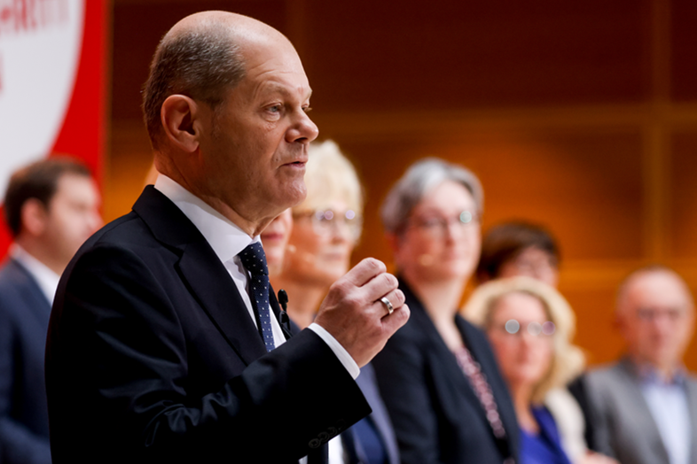 德国经济被搞坏朔尔茨内阁领完补贴又涨薪民众回应不知羞耻