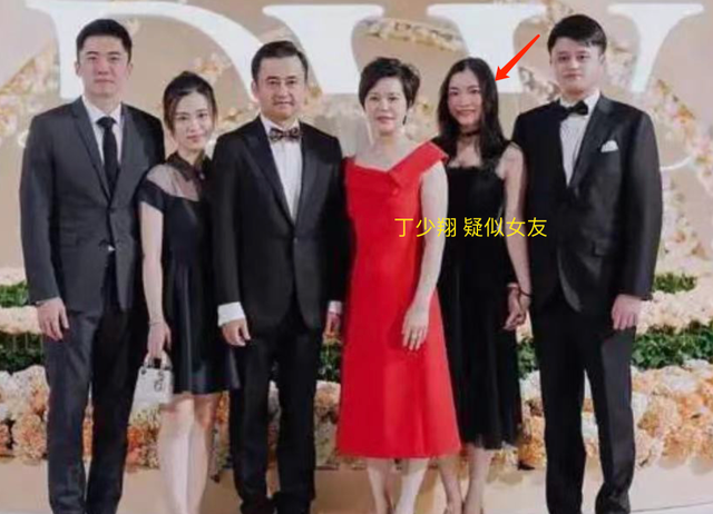 现在女方还识大体的不要名分,一直跟着小公子,就看最后小公子到底能不