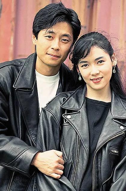 第二段婚姻是跟模特莫绮雯,两个人有一个儿子王城元,1993年出生.