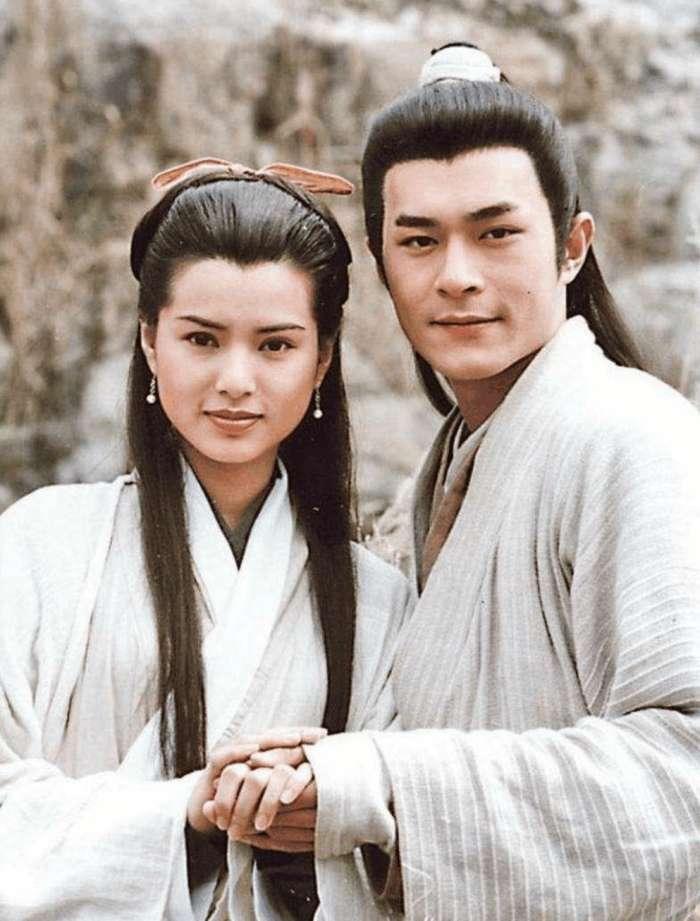 郭靖为什么不同意杨过娶小龙女难道那时候禁止姐弟俩和师生恋吗
