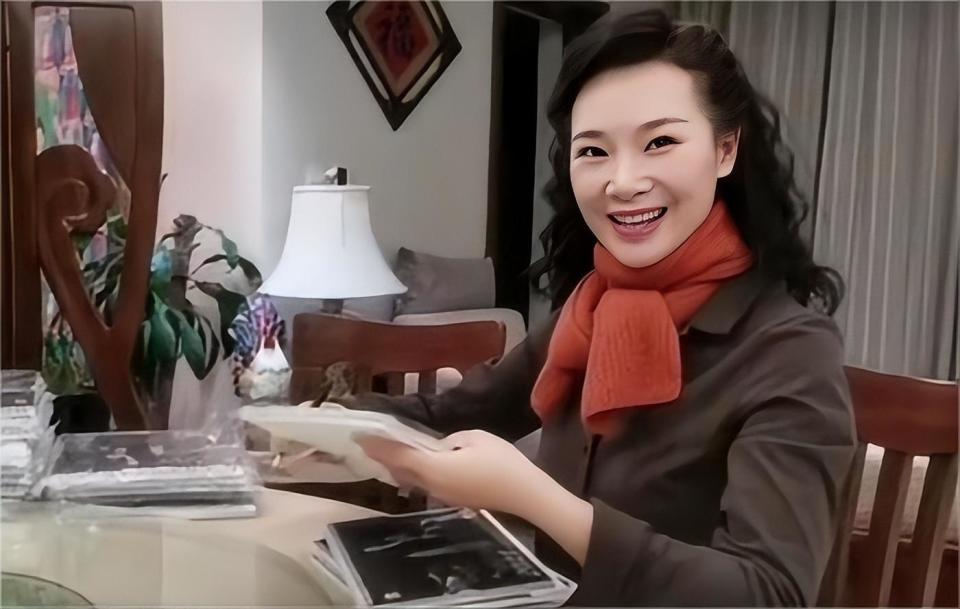 但吕薇用她的方式告诉我们:生活不会因为一段感情的结束而停止不前.