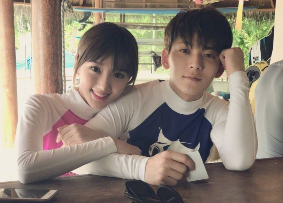 2021年年初,陈翔疑似新恋情曝光,他现身某女网红庆生晚会,并与其亲密