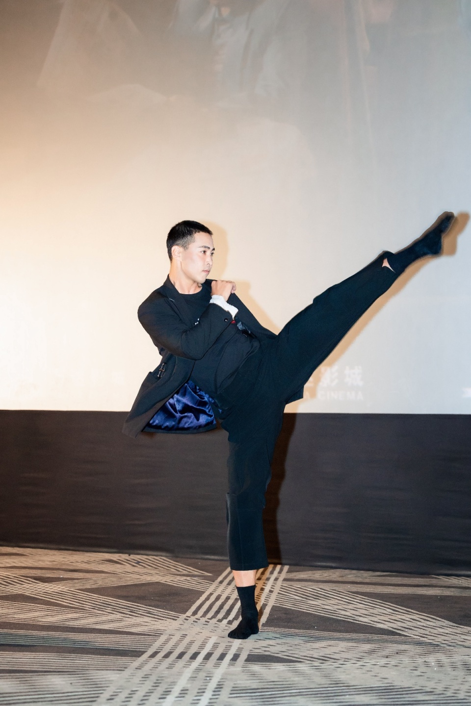 张涵予为何演不了反派莫斯科行动武汉揭秘