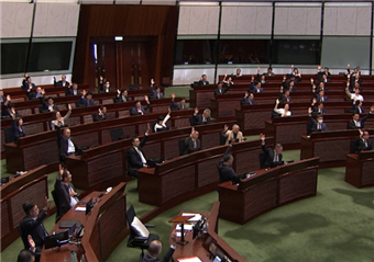 香港特区政府财政司司长陈茂波说,感谢议会的支持及议员的意见,政府会