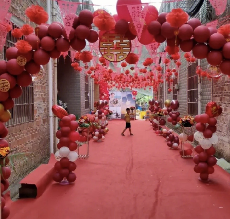 回乡见闻热热闹闹的结婚与静悄悄的离