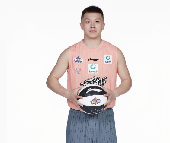 cba扣篮大赛预赛杨浩两扣满分携手张镇麟曾凡博晋级决赛