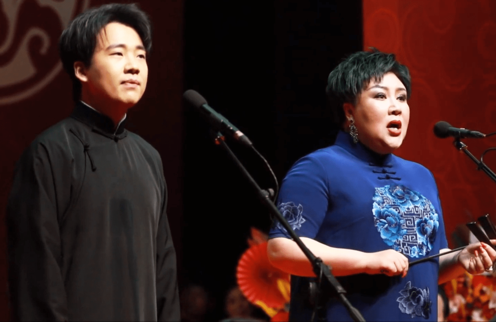 前几天,天津德云社的二周年庆典演出中,郭麒麟和王惠还同台表演了京韵