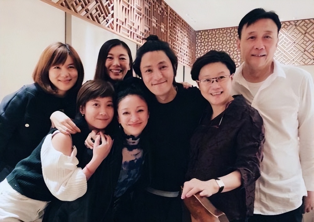 杨幂背后神秘推手曾嘉:携手18年互相成就?