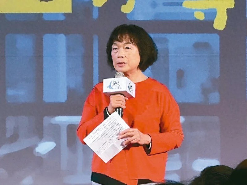 台湾年轻人选投降？龙应台发文遭绿营攻击，台名医批“绿色怪兽”_腾讯新闻