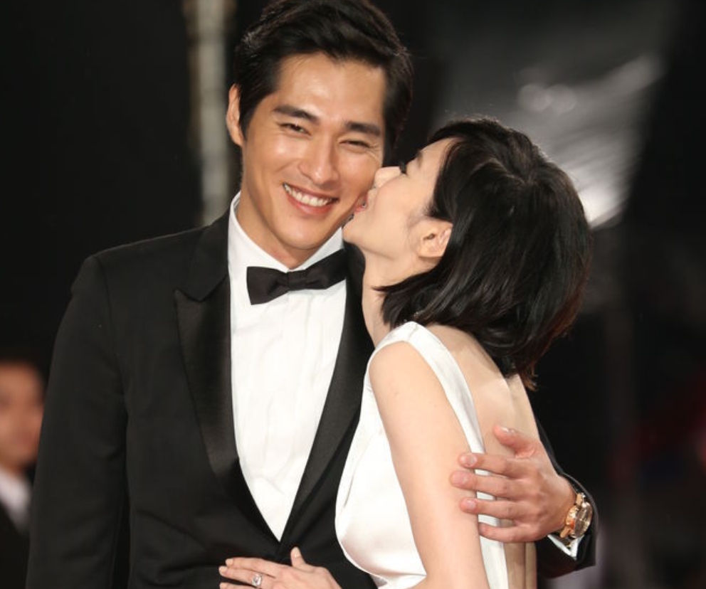 大s前任蓝正龙憔悴现身,亲证已离婚!