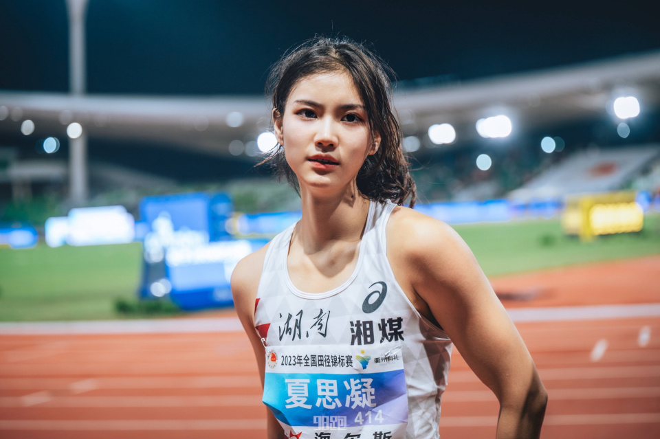 吴艳妮对战夏思凝中国女子体坛两大女神再度交锋