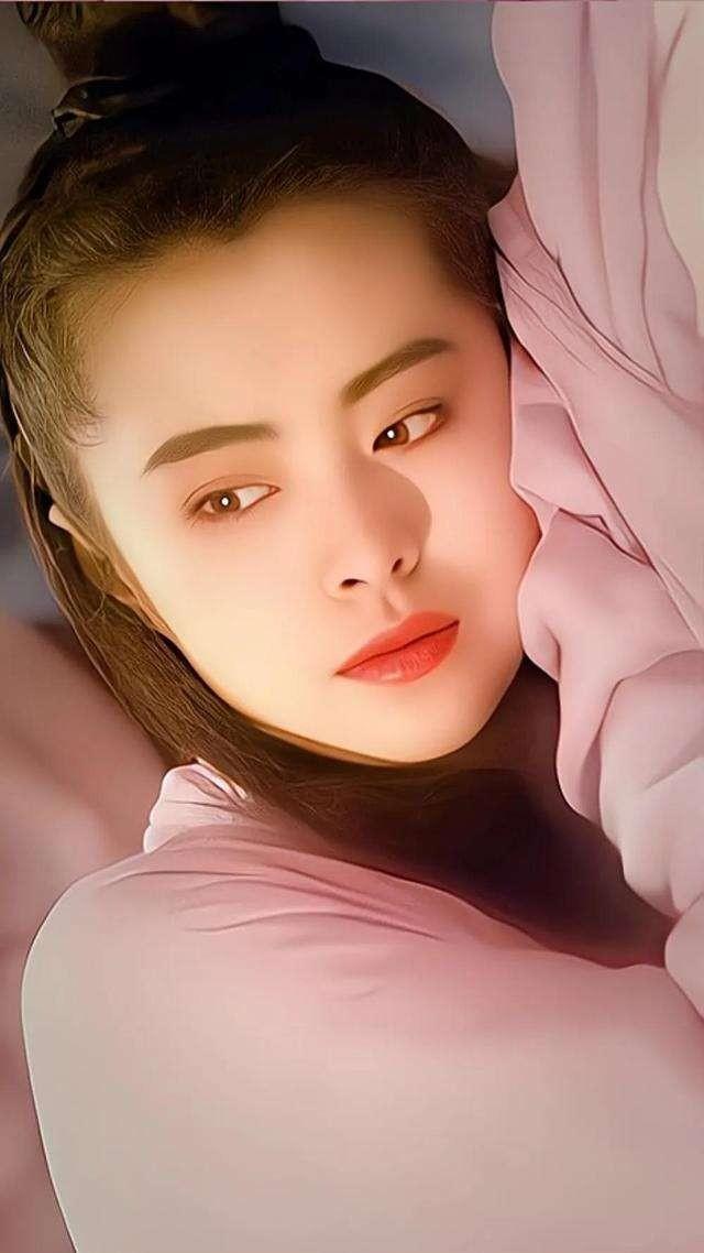 《东邪西毒》播出时,王祖贤只有8秒一闪而过的镜头,不过王家卫筹拍