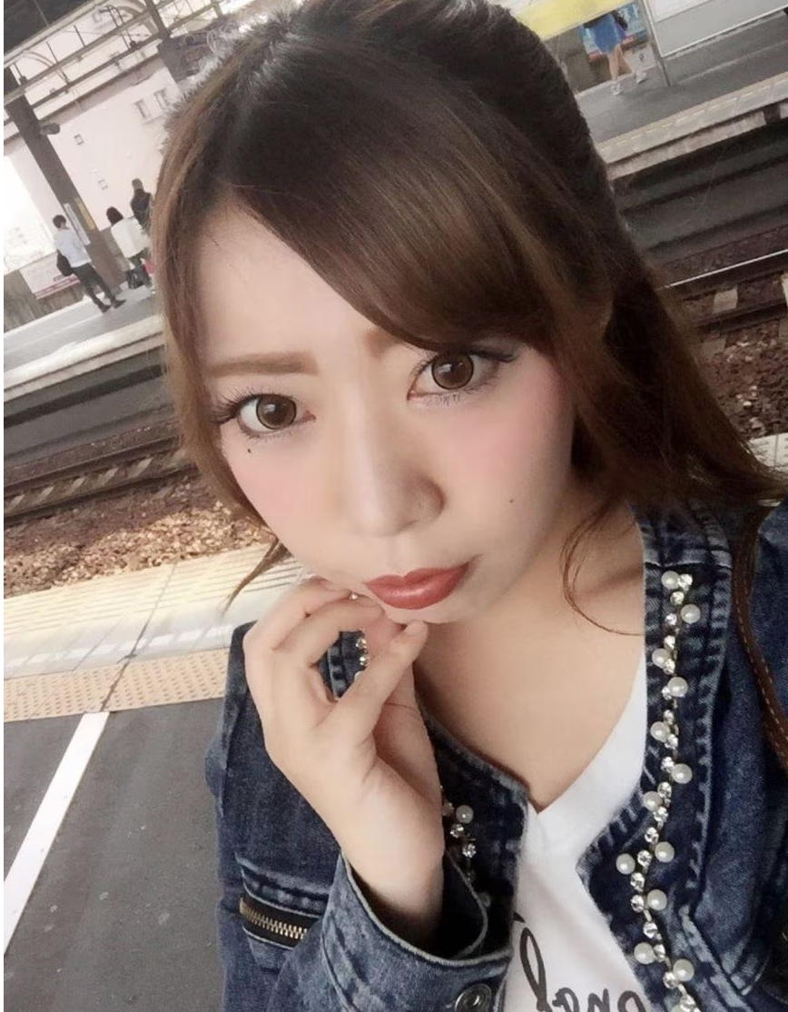 "我还一直以为她是阿部太太呢.