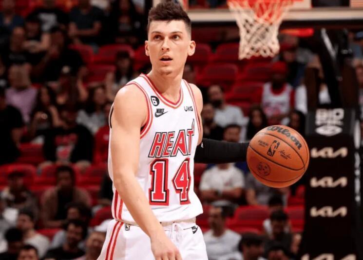 泰勒希罗接受右手手术预计至少缺席6周