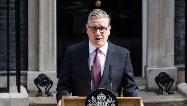 “鲜明对比”！英国首相斯塔默宣布辞职，欧美反应冷暖不一