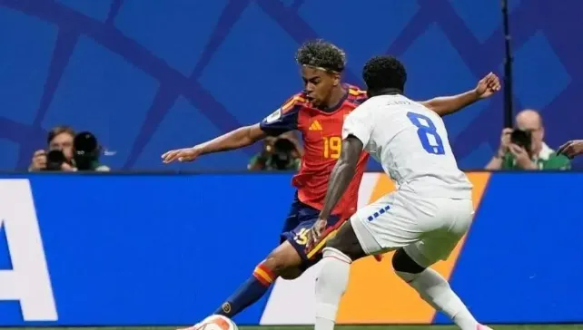世界杯：西班牙0-0佛得角，狂轰27脚不进球，佛得角创造历史