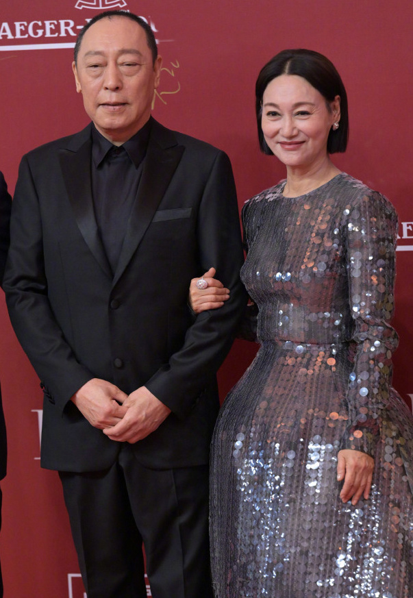 上海电影节红毯:cp乱炖名场面多,胡歌吴磊同框,沈腾搞笑,倪妮一枝独秀