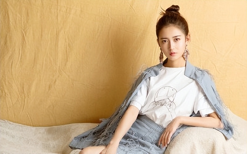 荔枝網(wǎng)新聞：澳門天天彩資料自動更新下載幼態(tài)女演員有多尷尬，30歲以后接戲困難，唯有趙麗穎打破怪狀