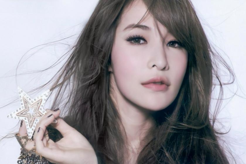 萧亚轩被威胁,发文求助歌迷,矛头指向蔡依林粉丝,被质疑炒作_腾讯新闻