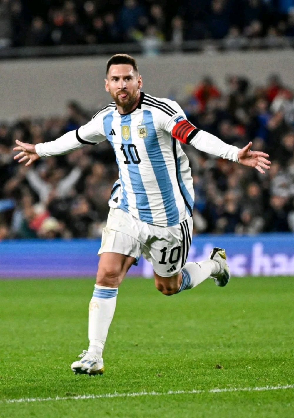 梅西都做过什么?被调侃身高 圆梦新疆男孩 香港未出场_腾讯新闻