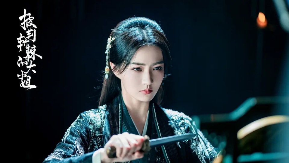 女演员的长相很重要,同样30岁的徐璐与梁洁对比,妩媚与骨感一目了然