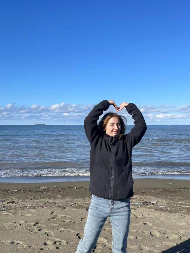 我在格鲁吉亚娶20岁美女,她不要彩礼不要婚礼,还为我辞了工作