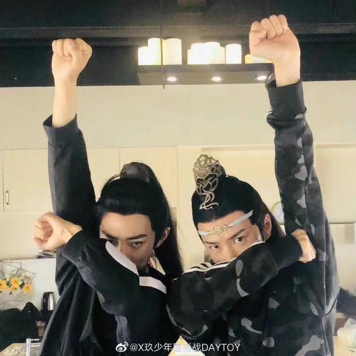 《陈情令》播出五周年,泰国粉丝为肖战学中文,路人称赞王一博很火