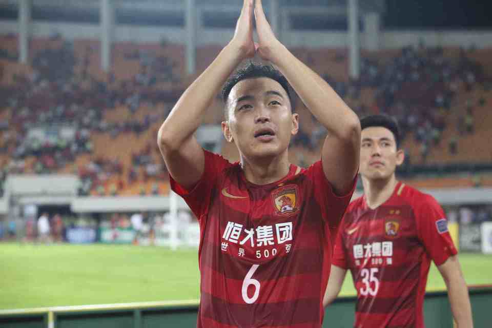 38岁前国足队长冯潇霆宣布退役!结束21年生涯,曾助恒大2夺亚冠