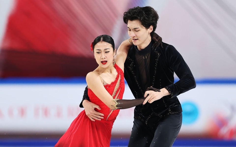 争议？中国学生扔了一个42元玩具，美国人破防，网友：害怕中国强大