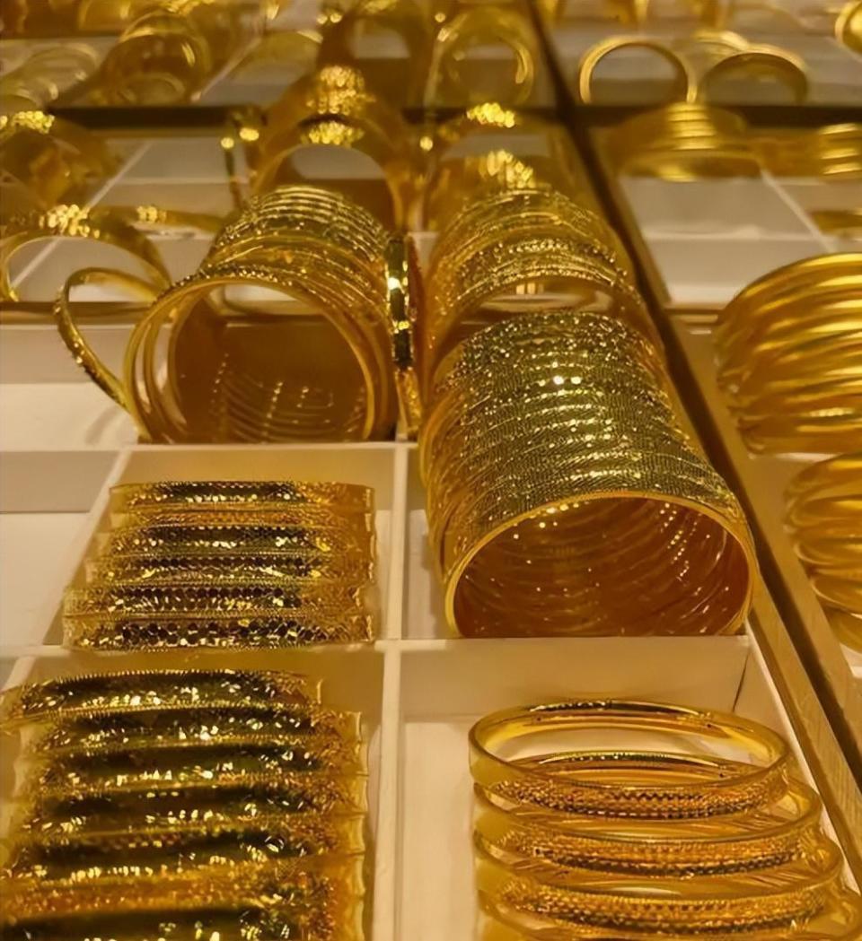 刷新历史新高！黄金首破4600美元，外资却喊话要涨6000美元目标-腾讯新闻