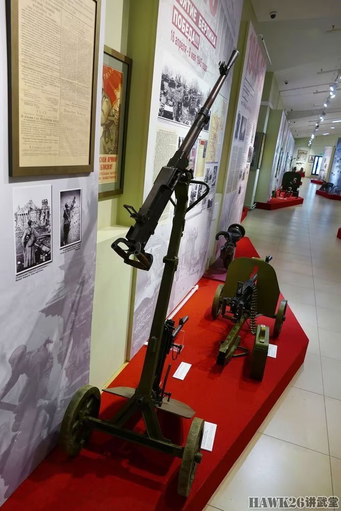 苏联SGM中型机枪图片