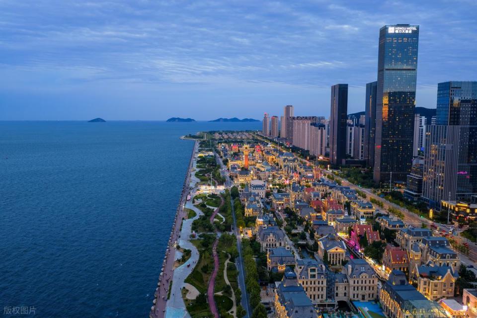 大连VS青岛，谁才是中国海滨城市的天花板_腾讯新闻