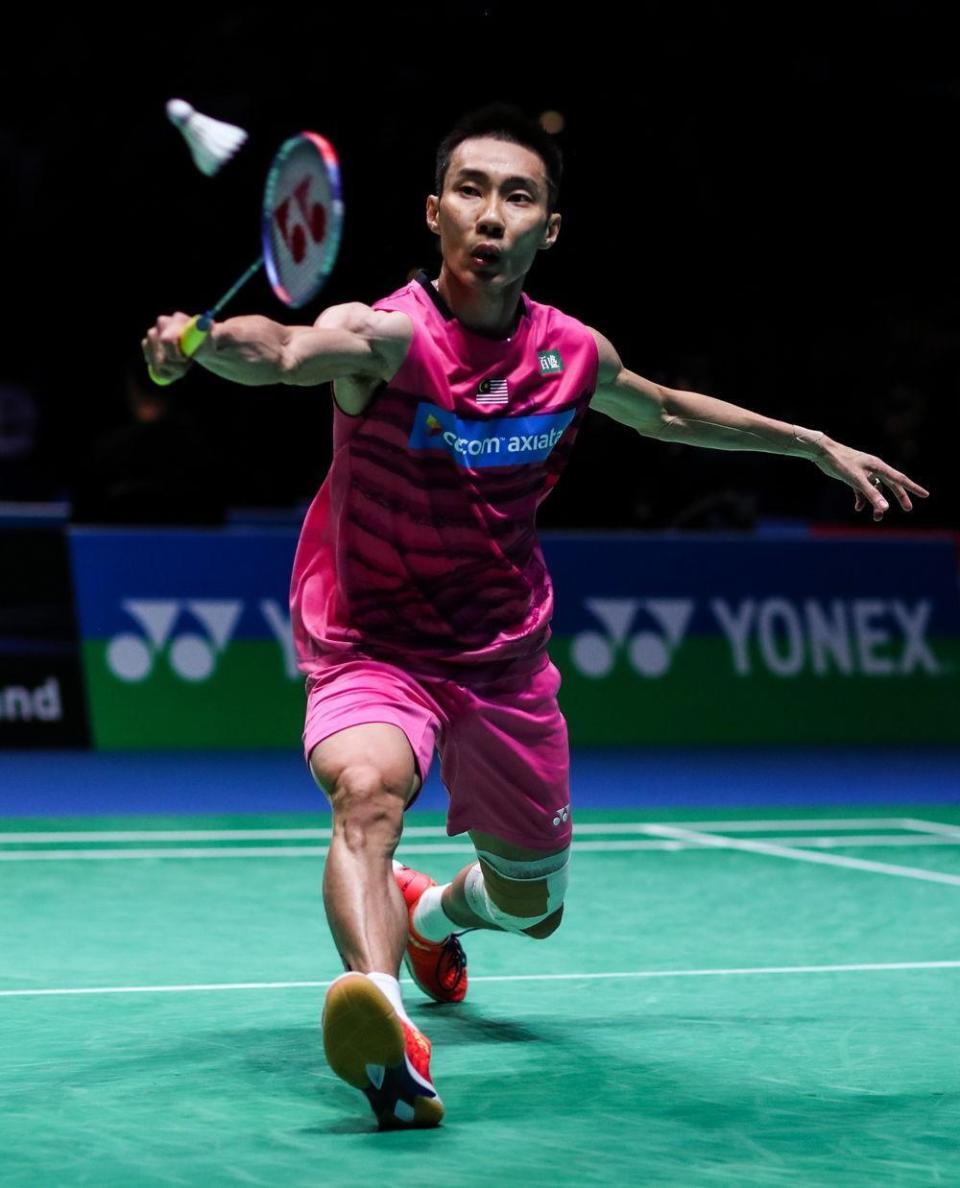 "悲情英雄"李宗伟,为治癌花936万续命,流泪称:抗癌太痛苦了_腾讯新闻