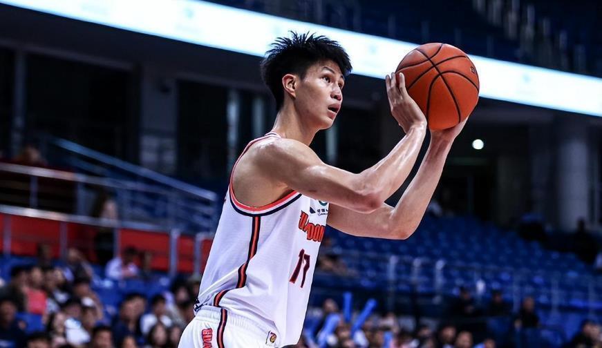 广东宏远大清洗开始?爆两小将收拾行李离队 杜锋继续调整阵容