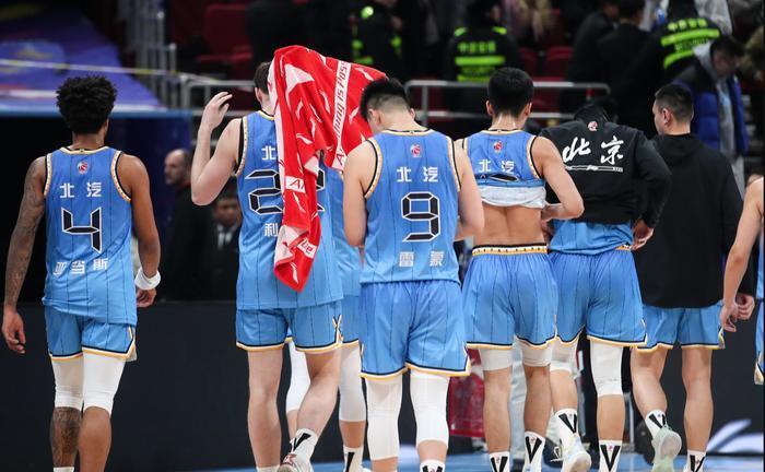 北京队调整方案杨鸣任主帅翟晓川当替补曾凡博为核心