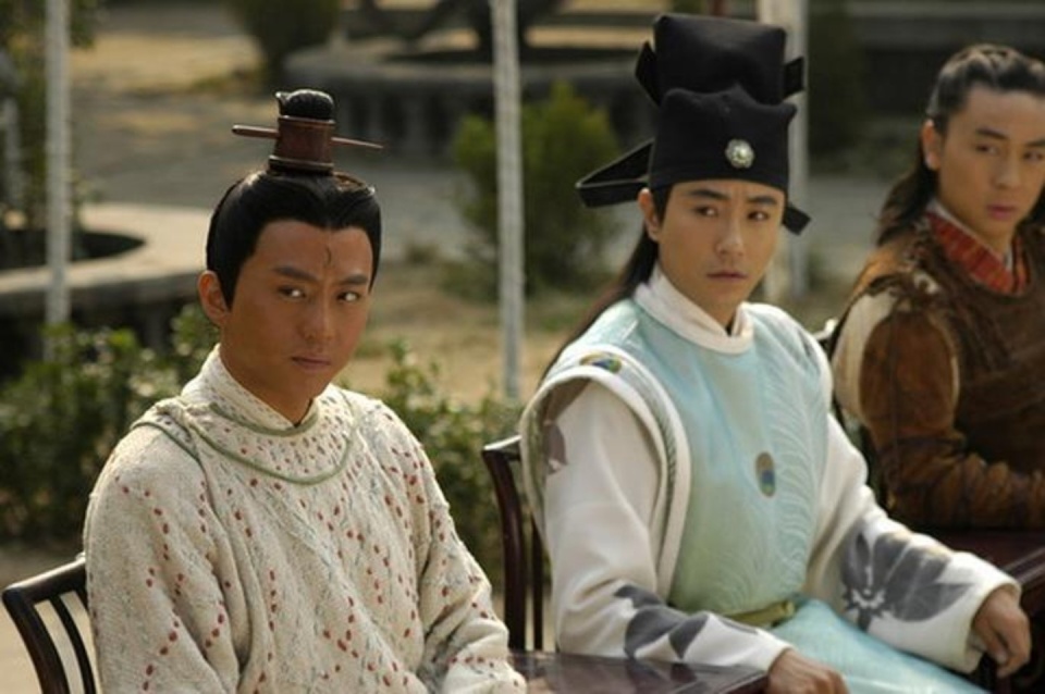 赵阳,释小龙领衔主演,而赵阳在剧中饰演"公孙策"一角,作为包拯的军师