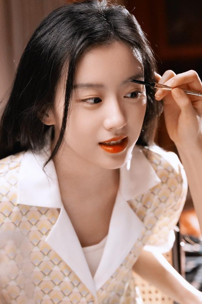 9美女齐聚《金庸武侠世界》:包上恩众星捧月,哈妮克孜绝对惊艳