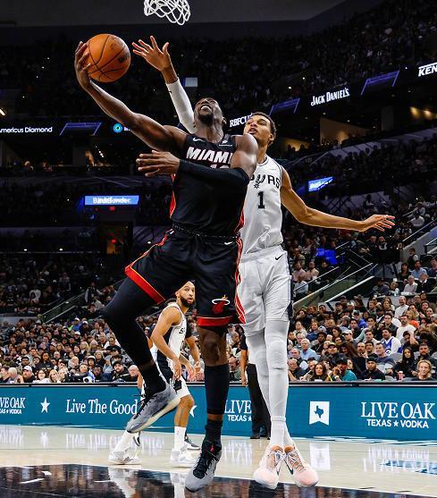 文班亚马27+18+6+5封盖，马刺太子全能战士，复仇热火豪取5连胜