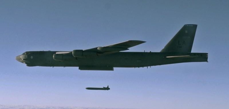 ���۽�100�꣺����B52Ϊ�γ��������Ĳ�����