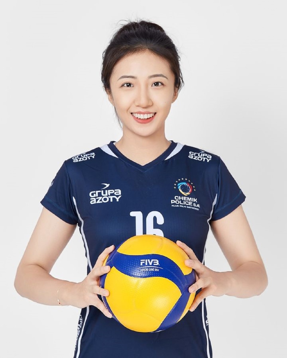 丁霞顺利抵达波兰波利采俱乐部